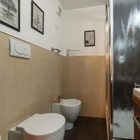 Guesthost - Castel Sant'angelo Design